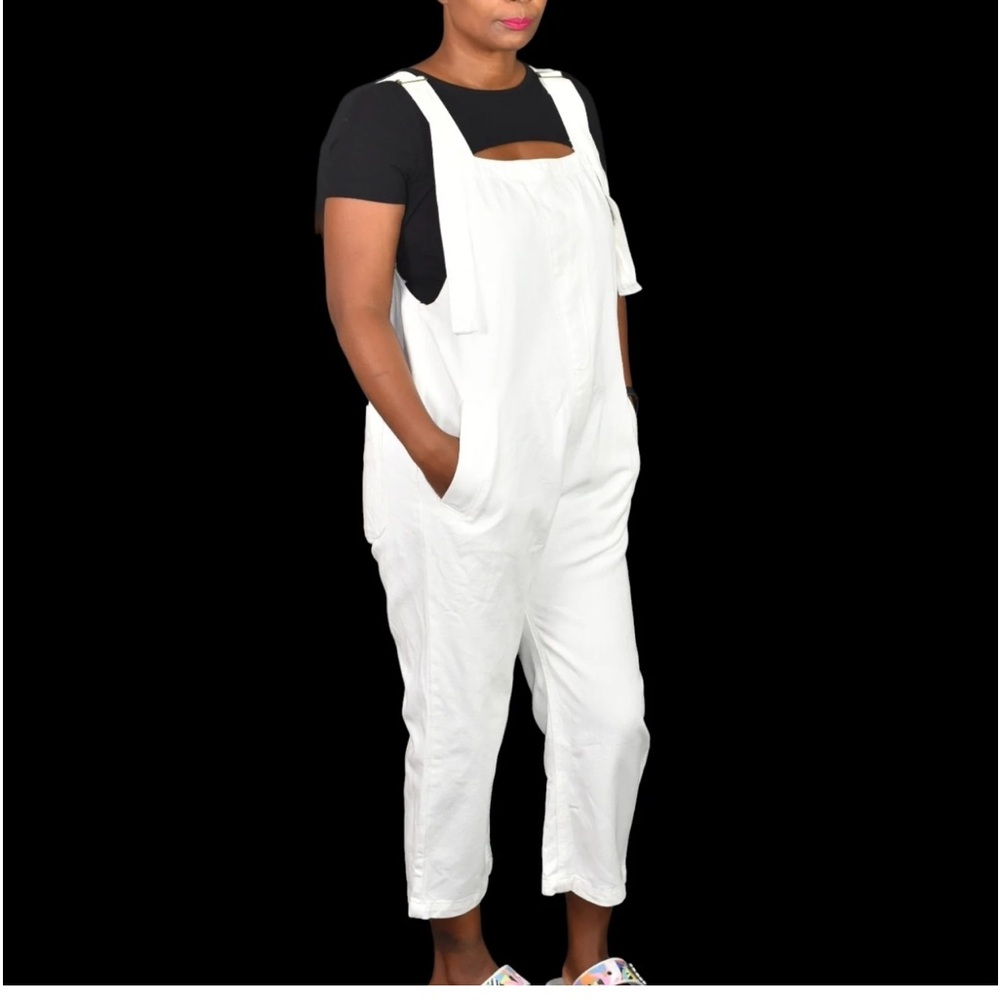 Style Rack Kaira‎ Bib Overalls White Denim Jeans. Size M